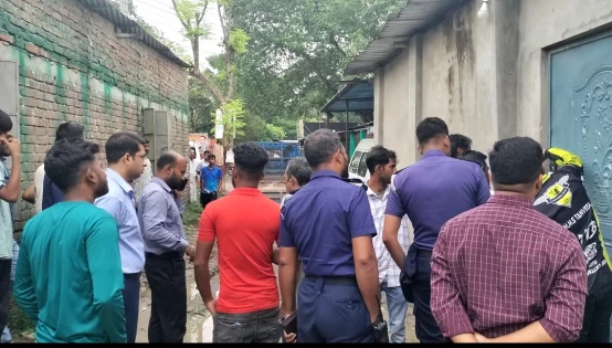 ফরিদপুরে অবৈধ গ্যাস সিলিন্ডার রিফিলিং: গোডাউন সিলগালা, জরিমানা আদায়